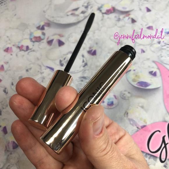 😍NIB Ultra Black Triple Threat Mascara by Iconic London! 😍 - Picture 6 of 6